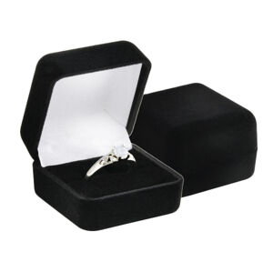 Zamatová čierna krabička Elegance na prsteň alebo napichovacie náušnice IK028